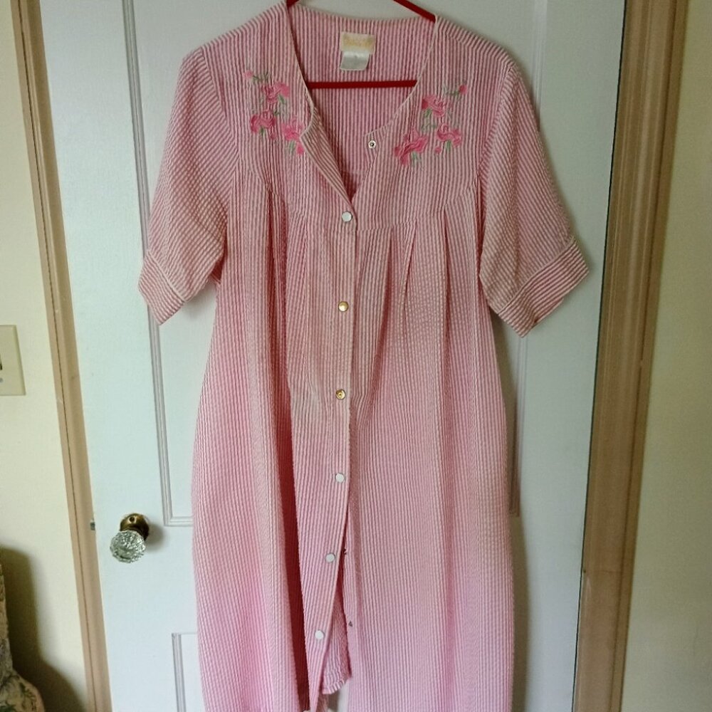 Barbizon Robe/House coat - XL - Red Seersucker